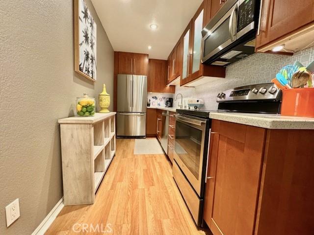 2810 N Arcadia Ct Unit 208, Palm Springs, CA 92262 - photo 2