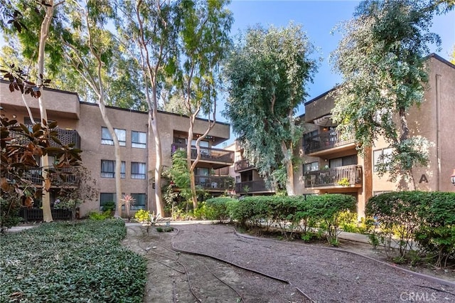 22100 Burbank Blvd Unit 106A, Woodland Hills, CA 91367 - view of surrounding community