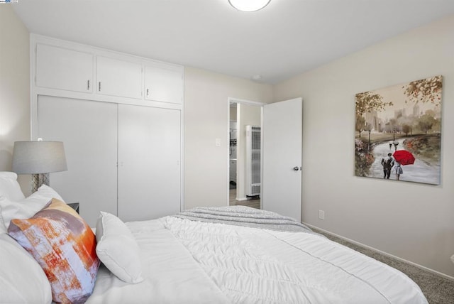 bedroom featuring carpet floors and a closet