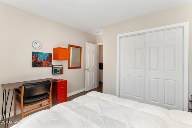 bedroom with a closet