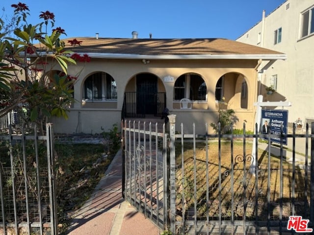 view of front of property with covered porch