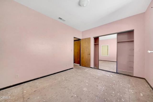 unfurnished bedroom featuring a closet