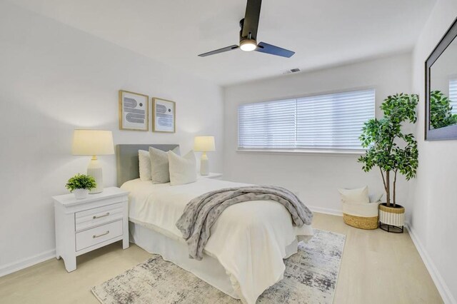 bedroom with ceiling fan