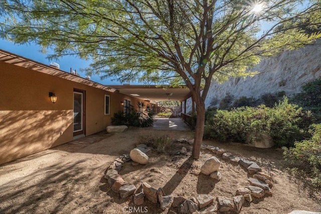 view of yard with a patio area