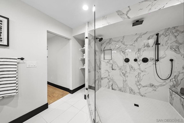 bathroom featuring tiled shower