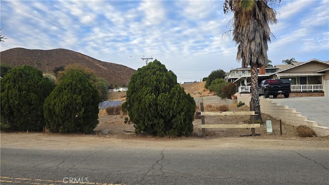 Listing photo 2 for 23436 Vista Way, Canyon Lake CA 92587