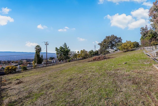 view of yard featuring a rural view