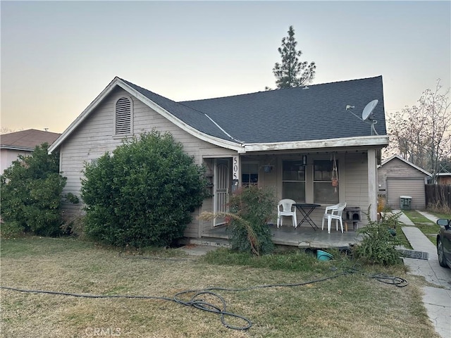 view of front of property with a yard