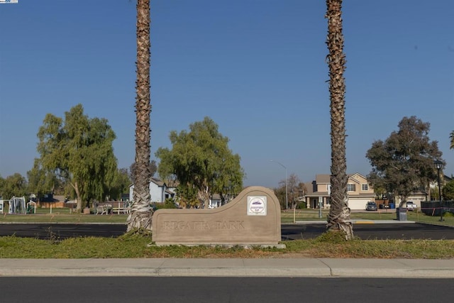 view of community / neighborhood sign