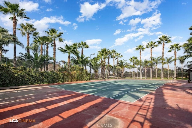 9120 Laramie Ave, Bakersfield, CA 93314 - view of sport court