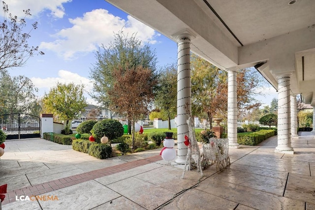 9120 Laramie Ave, Bakersfield, CA 93314 - view of patio / terrace