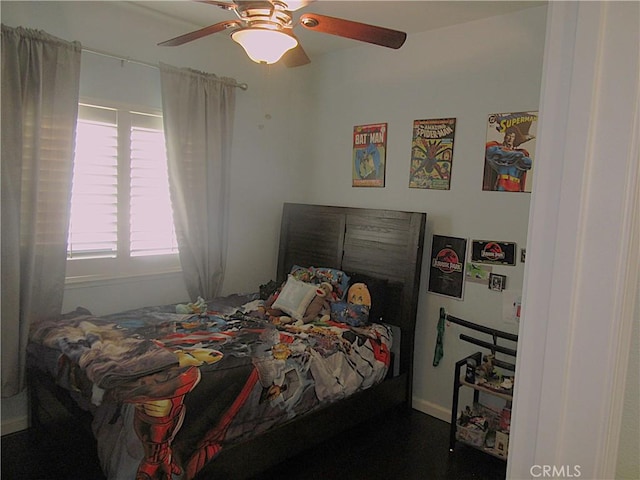 bedroom featuring ceiling fan