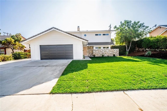 view of front of house with a front lawn