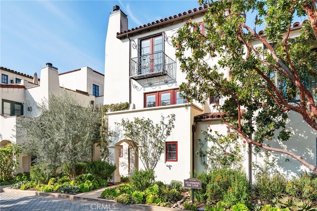 view of mediterranean / spanish-style house