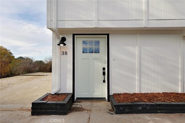 view of property entrance