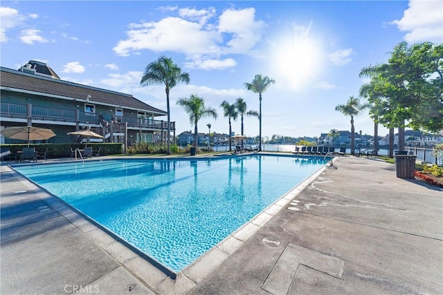 view of swimming pool