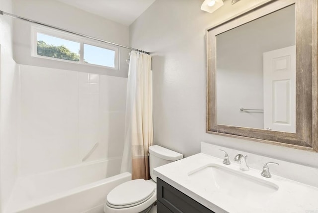 full bathroom with shower / bath combo with shower curtain, vanity, and toilet