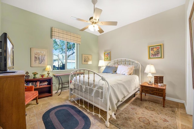 bedroom with ceiling fan