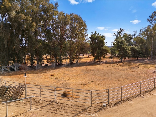 view of yard featuring a rural view