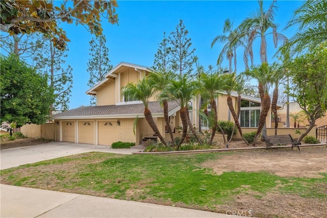 view of front of property with a front yard