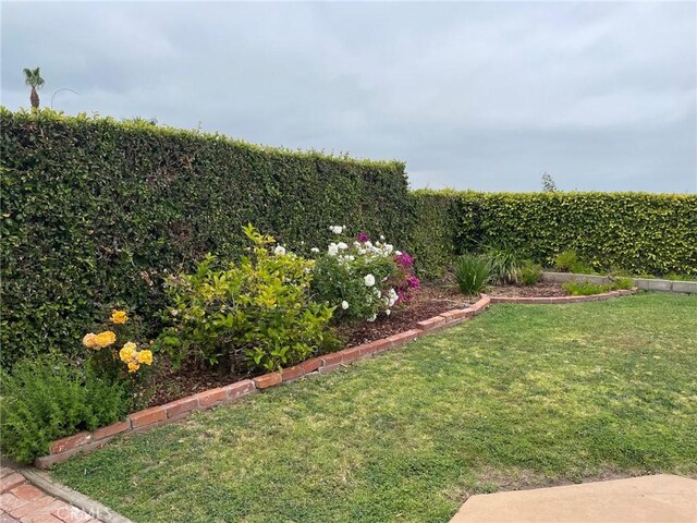 28708 Mount Sawtooth Dr, Rancho Palos Verdes, CA 90275 - view of green lawn