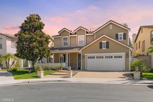 view of front facade featuring driveway