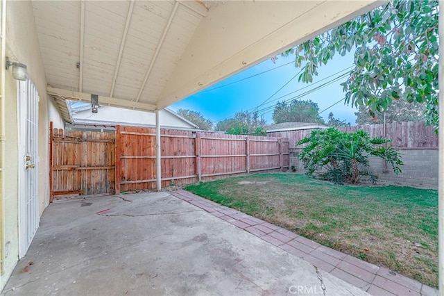 view of yard with a patio area