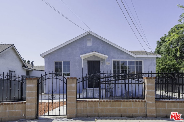 view of front facade