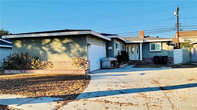 view of front facade with a garage