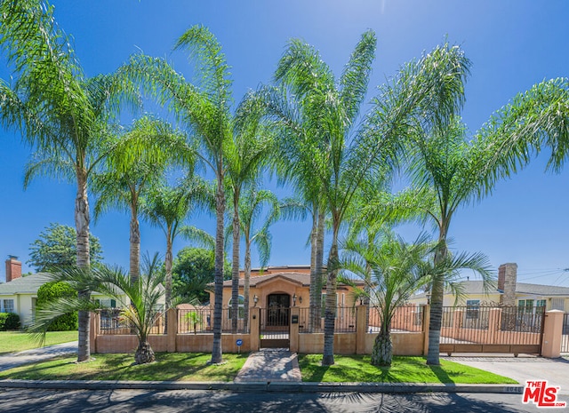 view of front of house