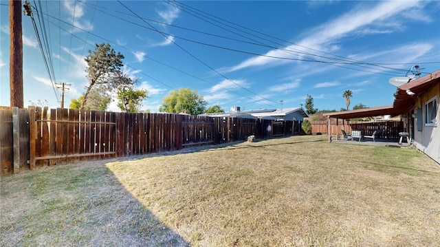 view of yard featuring a patio area