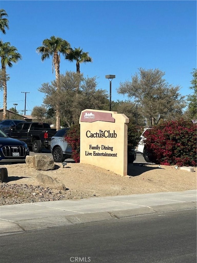 view of community / neighborhood sign