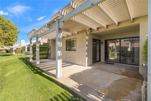 view of patio featuring a pergola