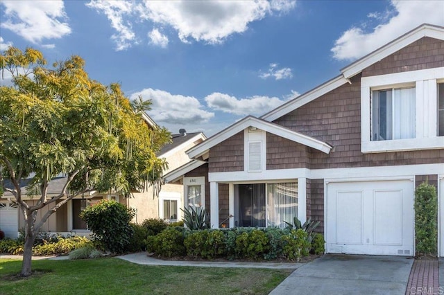 view of front of house with a front yard