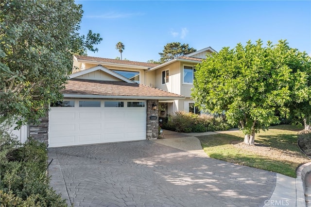 view of front of house featuring a garage