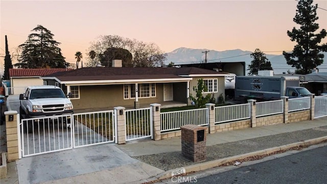 view of front of property featuring a mountain view