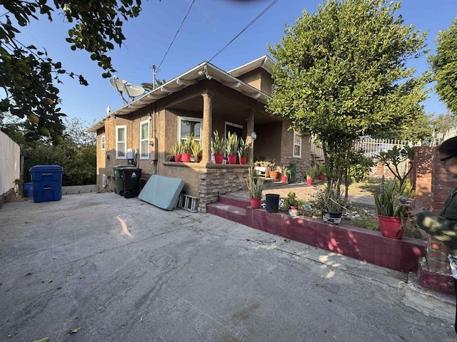 view of front of house featuring a patio area