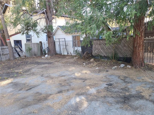 Listing photo 2 for 23807 Lake Dr, Crestline CA 92325