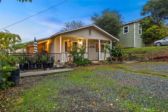 view of front of property with covered porch