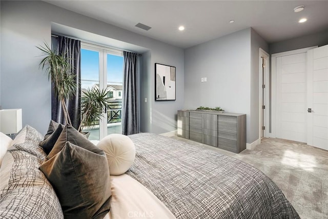 bedroom featuring access to outside, carpet, recessed lighting, baseboards, and visible vents