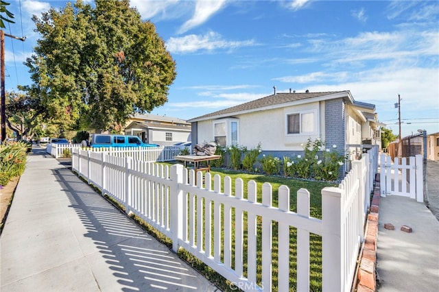 view of front of property