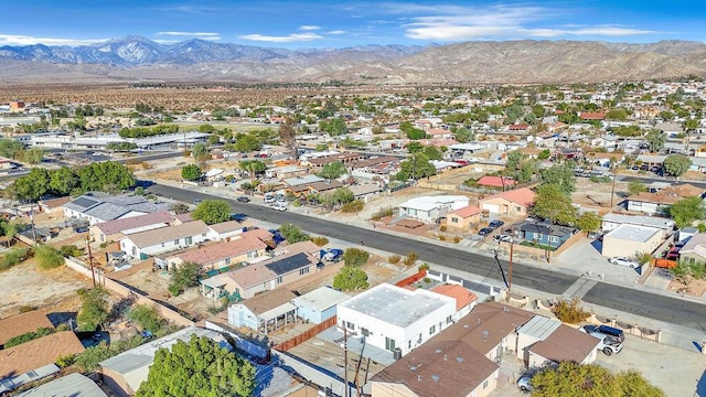 bird's eye view featuring a mountain view