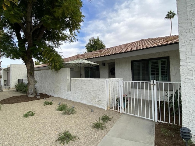 view of front facade