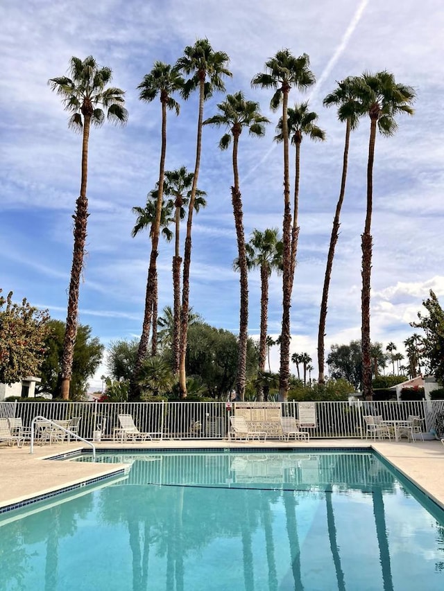 view of swimming pool