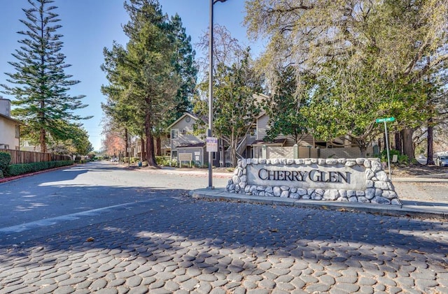 view of community / neighborhood sign