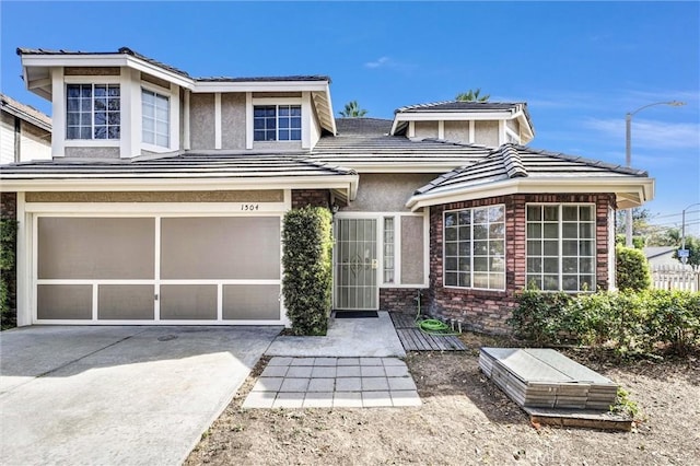 view of front facade with a garage