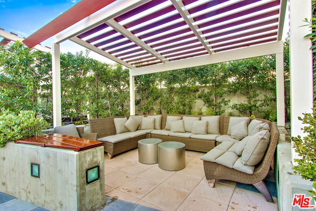 view of patio featuring an outdoor hangout area