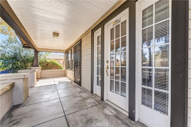 view of patio / terrace with covered porch