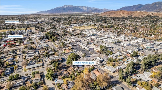 bird's eye view with a mountain view