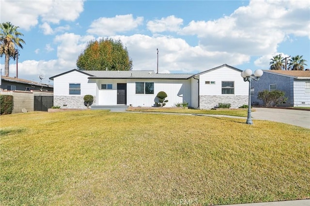 view of front of home with a front yard